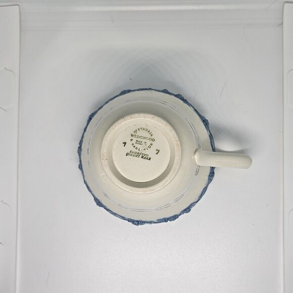 VTG Wedgwood Queensware Etruria & Barlaston Lavender & Cream‎ Cup & Saucer Set - Picture 7 of 7